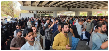 موظفو العقود يتظاهرون أمام المالية للمطالبة بالتثبيت