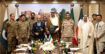 الكويت توقع مع باكستان اتفاقية الدفاع المشترك
