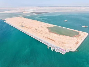 ميناء الفاو الكبير يبلغ مراحل متقدمة.. النقل تعلن جاهزية الأرصفة وساحات التبادل