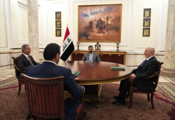 اجتماع الرئاسات يحدد جداول زمنية لحصر السلاح ويرهن قرار السلم والحرب بالدولة