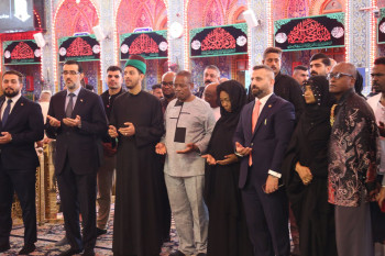 وزيرة دفاع جنوب أفريقيا تزور مرقد الإمام الحسين(عليه السلام) وتطلع على معالم العتبة الحسينية المقدسة.